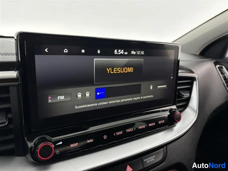 Orange Kia Xceed 2020, detail, photo 28