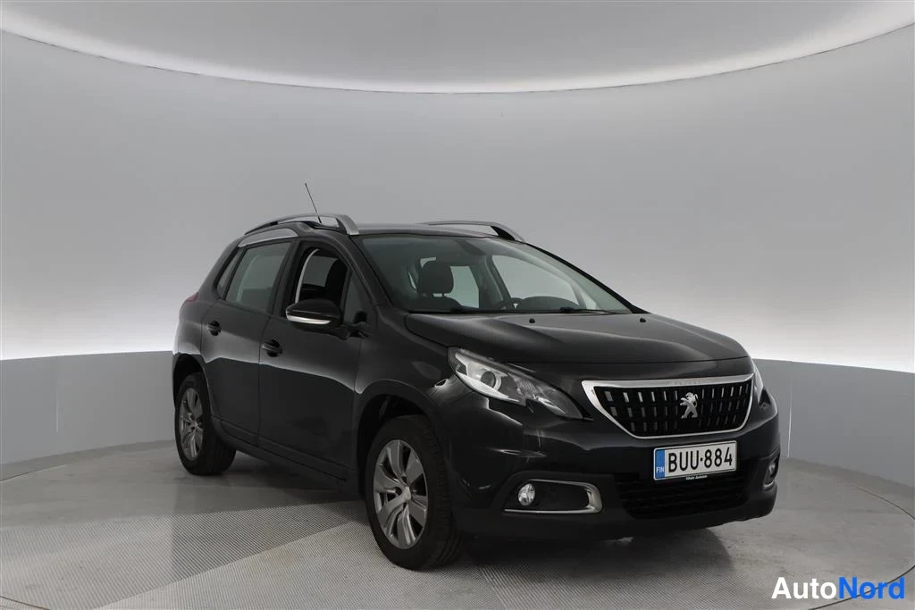 Black Peugeot 2008 2017, front three-quarter, nose to the right, photo 4