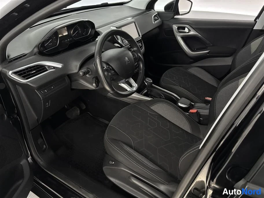 Black Peugeot 2008 2017, front seats, photo 15