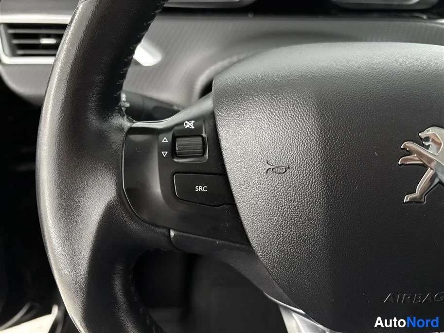 Black Peugeot 2008 2017, detail, photo 21