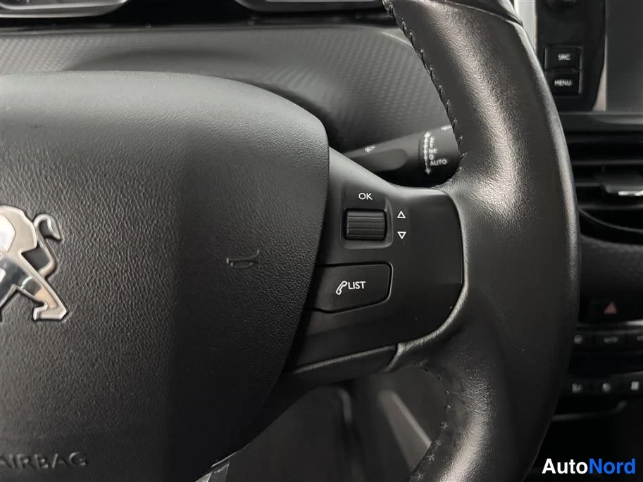 Black Peugeot 2008 2017, detail, photo 30