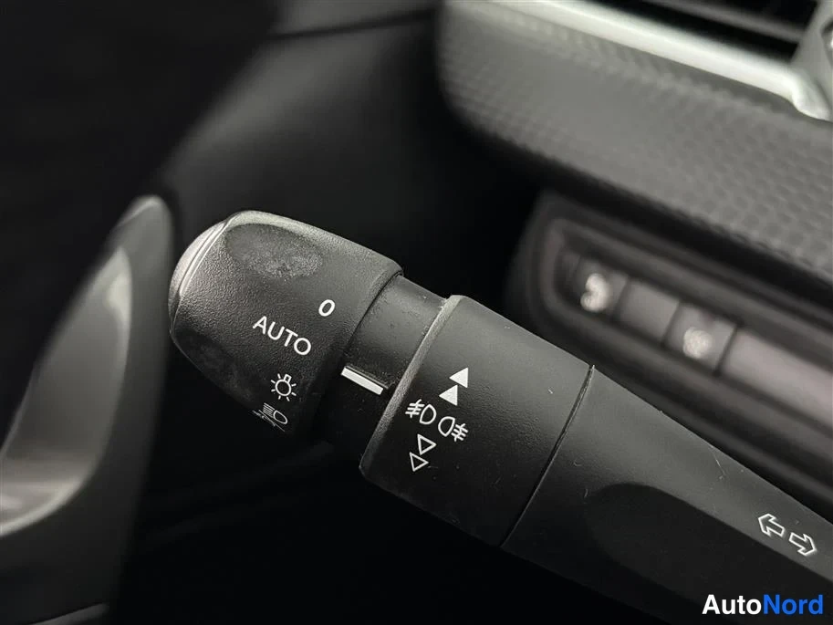 Black Peugeot 2008 2017, detail, photo 28