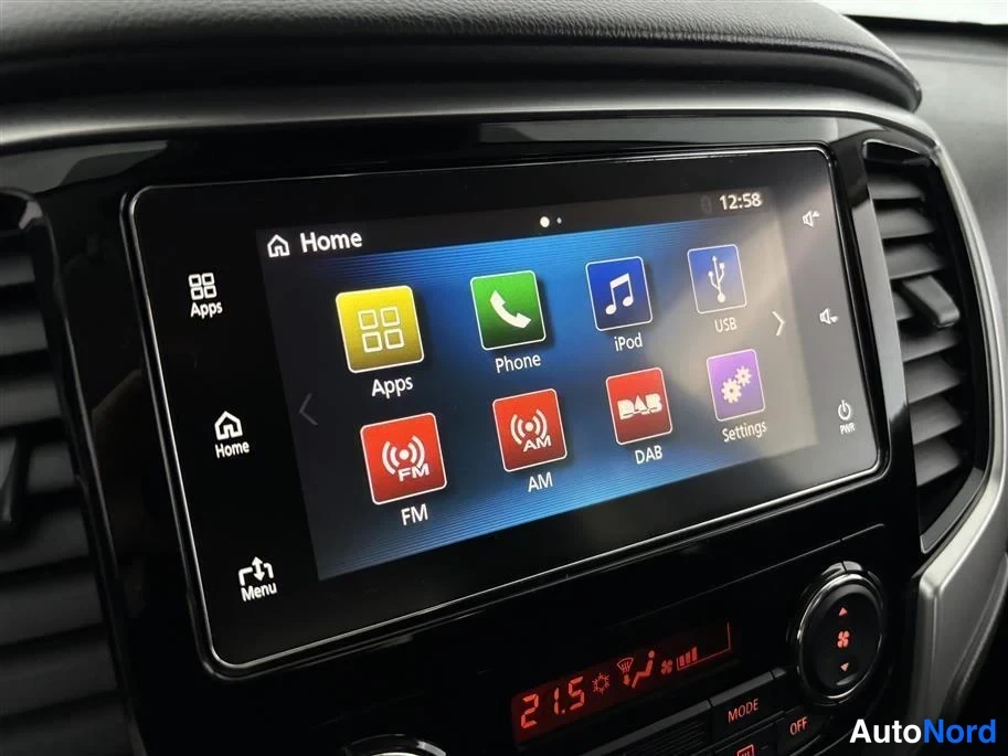 Beige Mitsubishi L200 2020, detail, photo 23