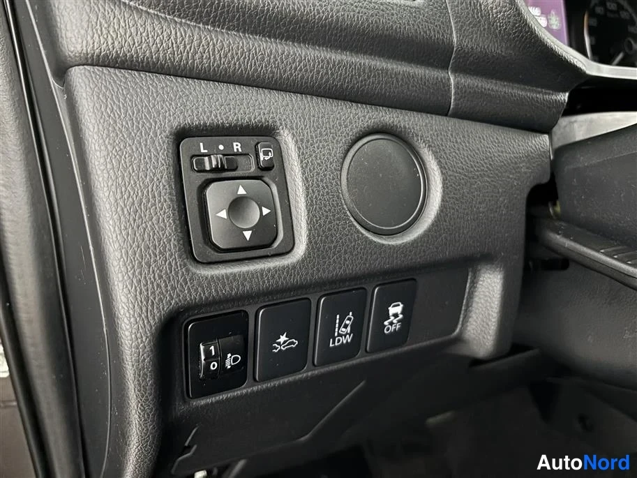 Beige Mitsubishi L200 2020, detail, photo 21