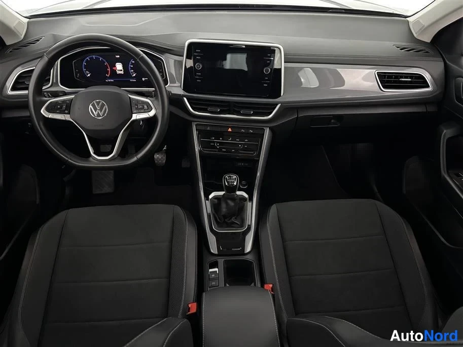 Grey Volkswagen T-Roc 2025, cockpit, photo 12