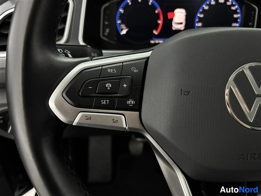 Grey Volkswagen T-Roc 2025, detail, photo 21