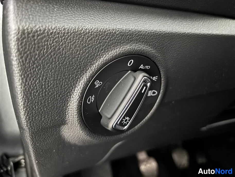Grey Volkswagen T-Roc 2025, detail, photo 31
