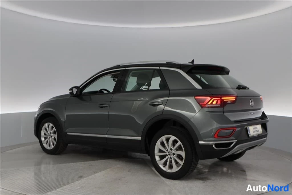 Grey Volkswagen T-Roc 2025, rear three-quarter, photo 8