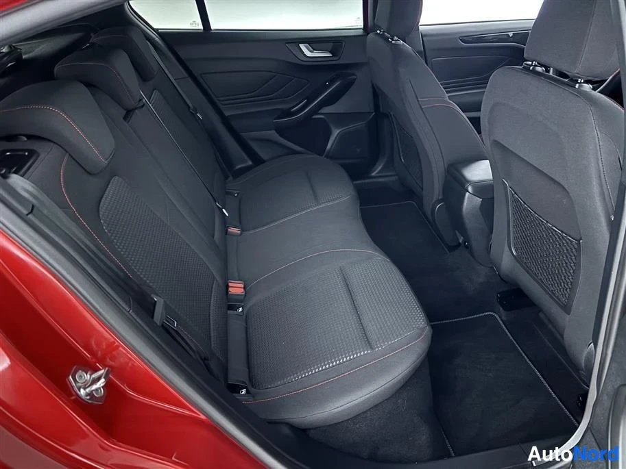 Red Ford Focus 2025, rear seats, photo 16