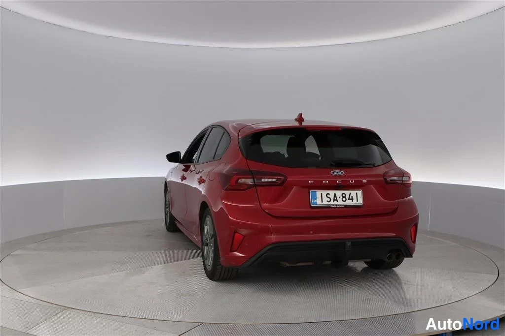 Red Ford Focus 2025, rear, photo 10