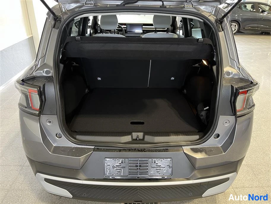 Silver Citroen C3 Aircross 2025, rear, photo 8