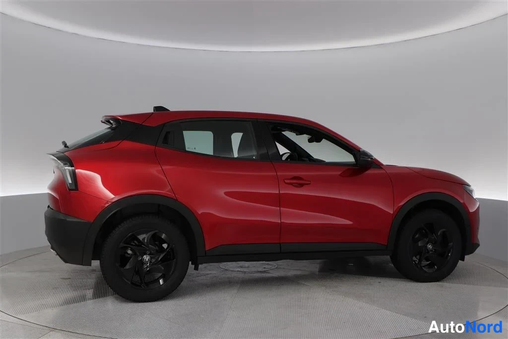 Red Alfa Romeo Junior 2026, side, photo 9
