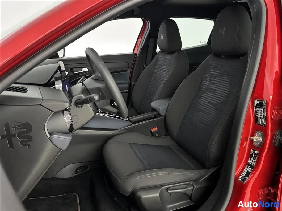 Red Alfa Romeo Junior 2026, front seats, photo 18