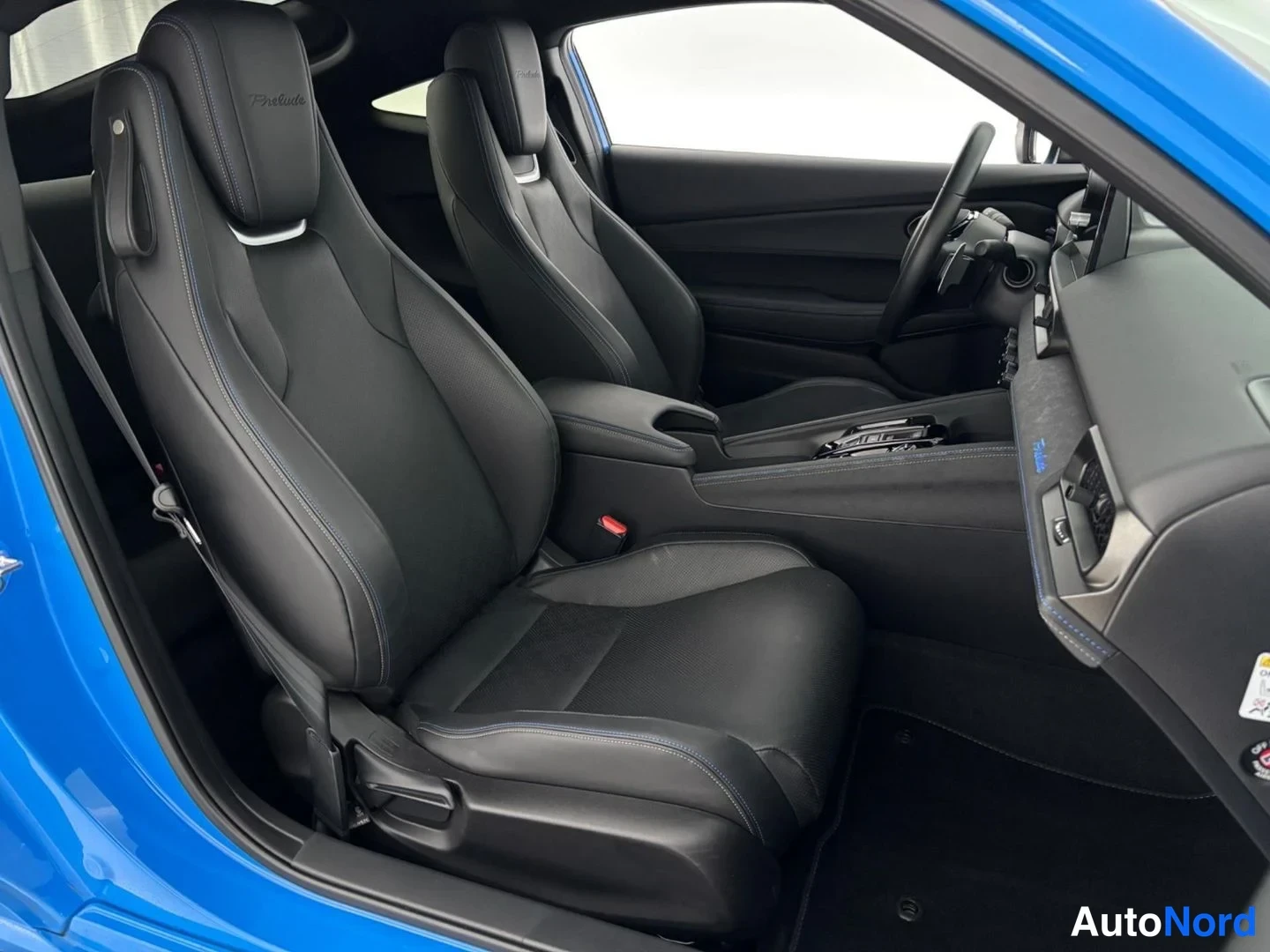 Blue Honda Prelude 2026, front seats, photo 19