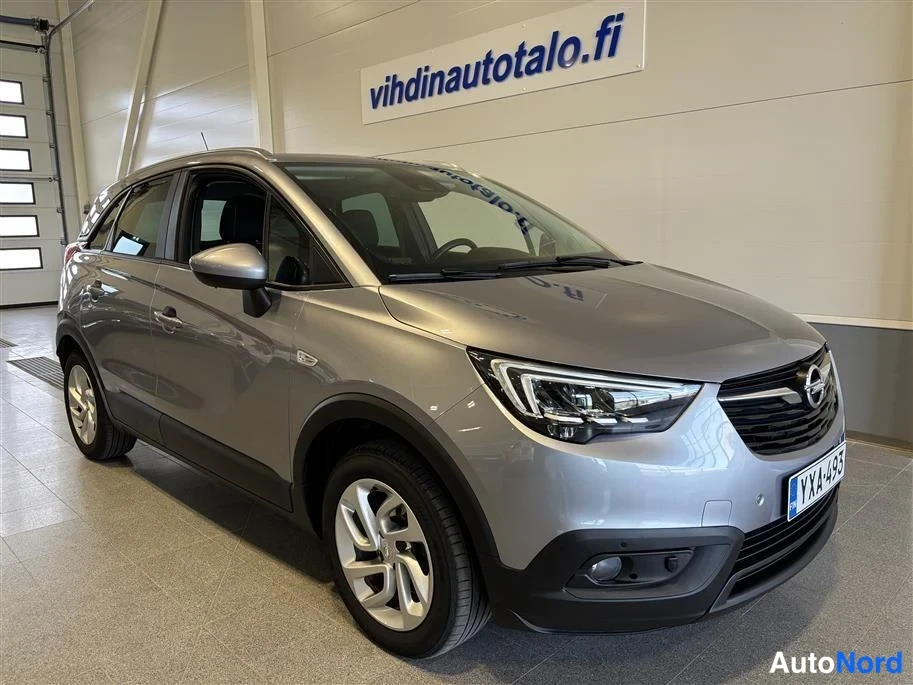 Grey Opel Crossland X 2020, front three-quarter, nose to the right, photo 3