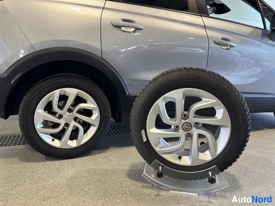 Grey Opel Crossland X 2020, detail, photo 24