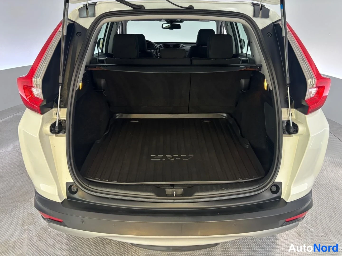 Valkoinen Honda CR-V 2019, tavaratila, kuva 19