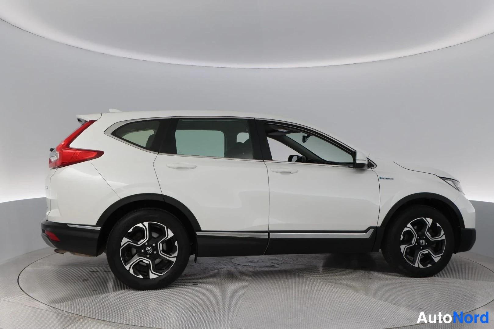Valkoinen Honda CR-V 2019, sivulta, kuva 6