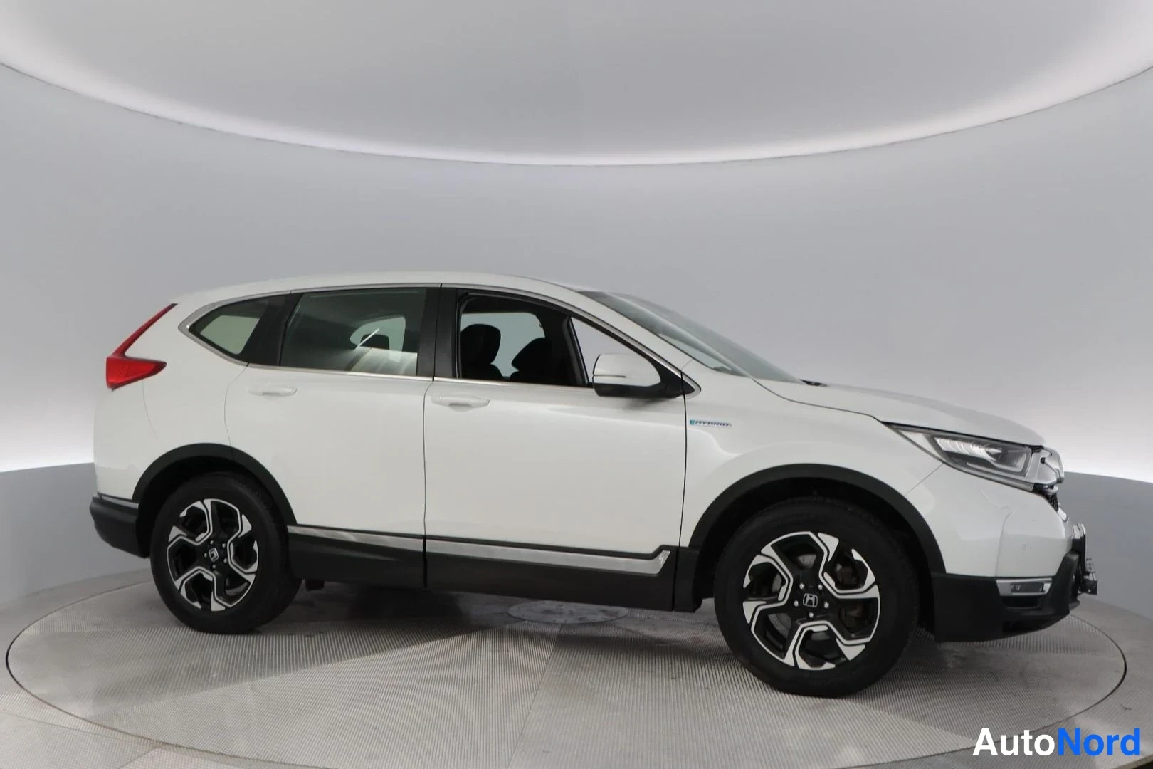Valkoinen Honda CR-V 2019, etuviisto, keula oikealle, kuva 4