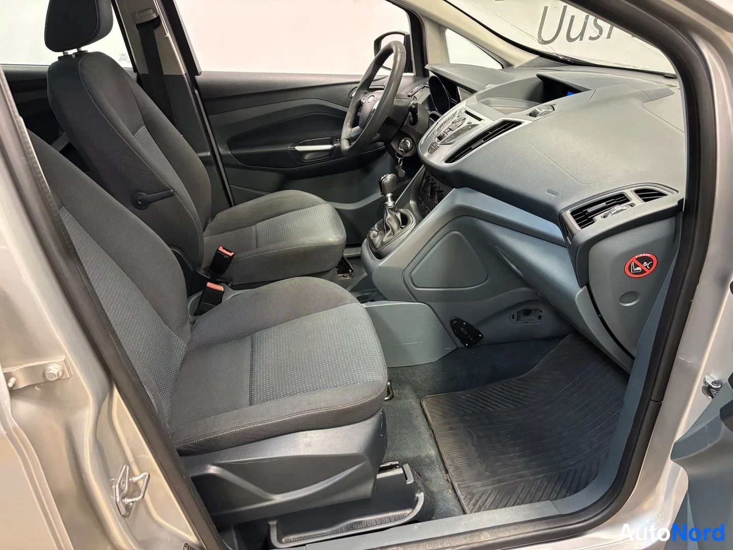 Silver Ford C-Max 2012, front seats, photo 7