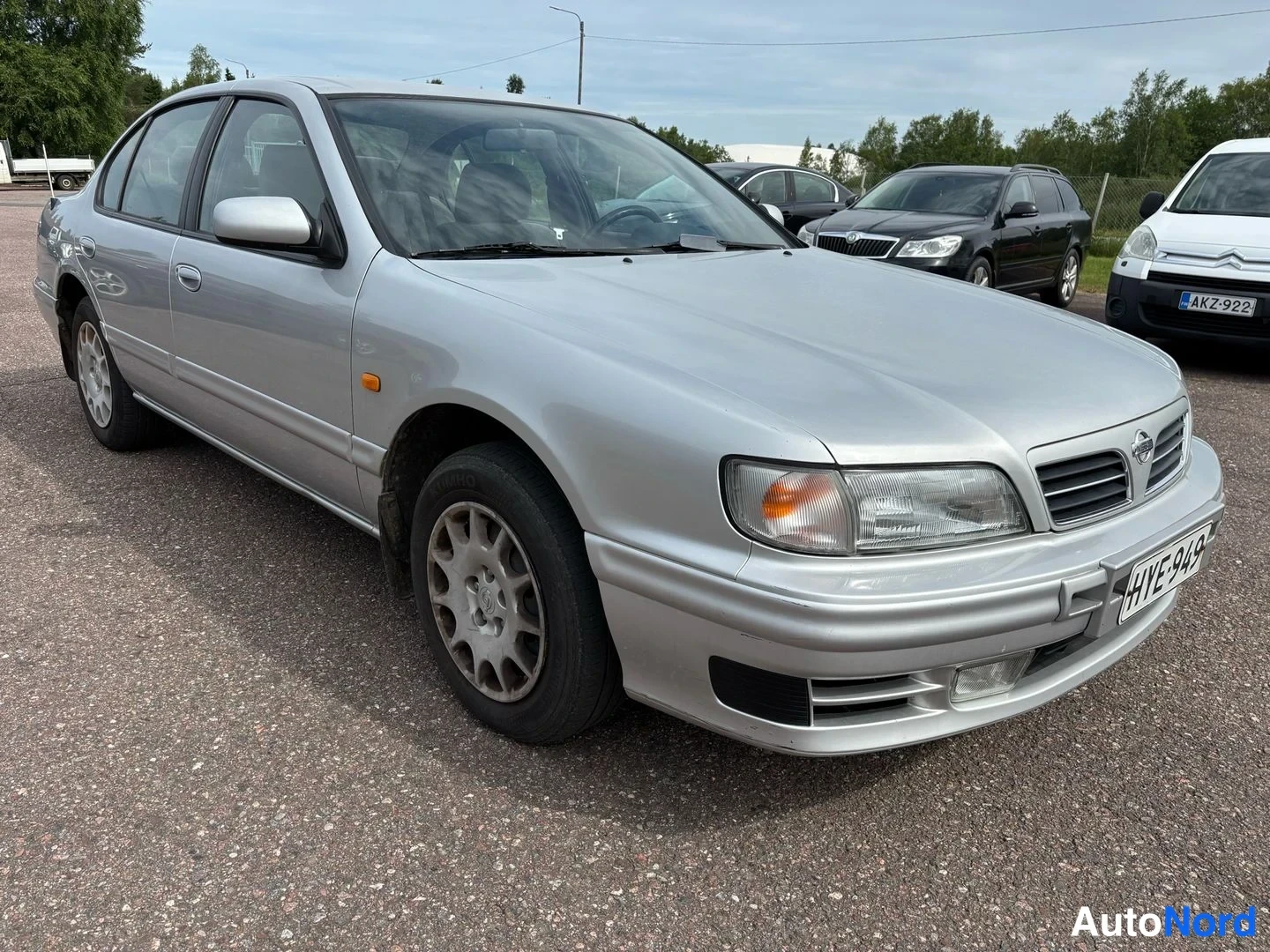 Hopea Nissan Maxima QX 1999, etuviisto, keula oikealle, kuva 2