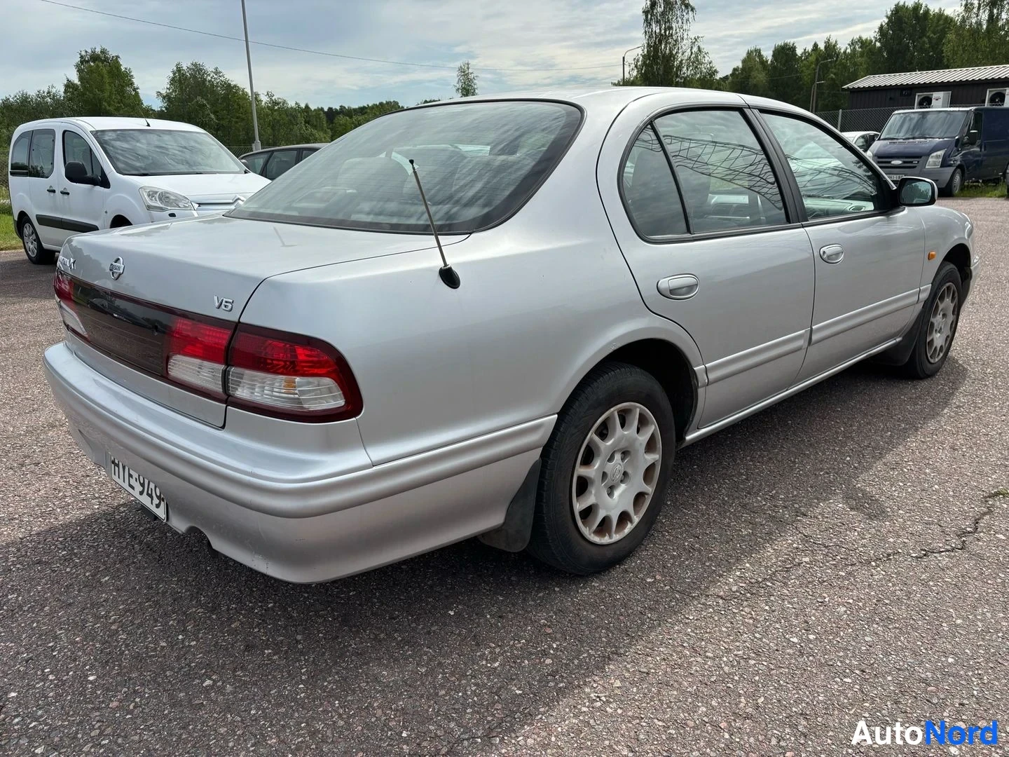 Hopea Nissan Maxima QX 1999, takaviisto, kuva 3