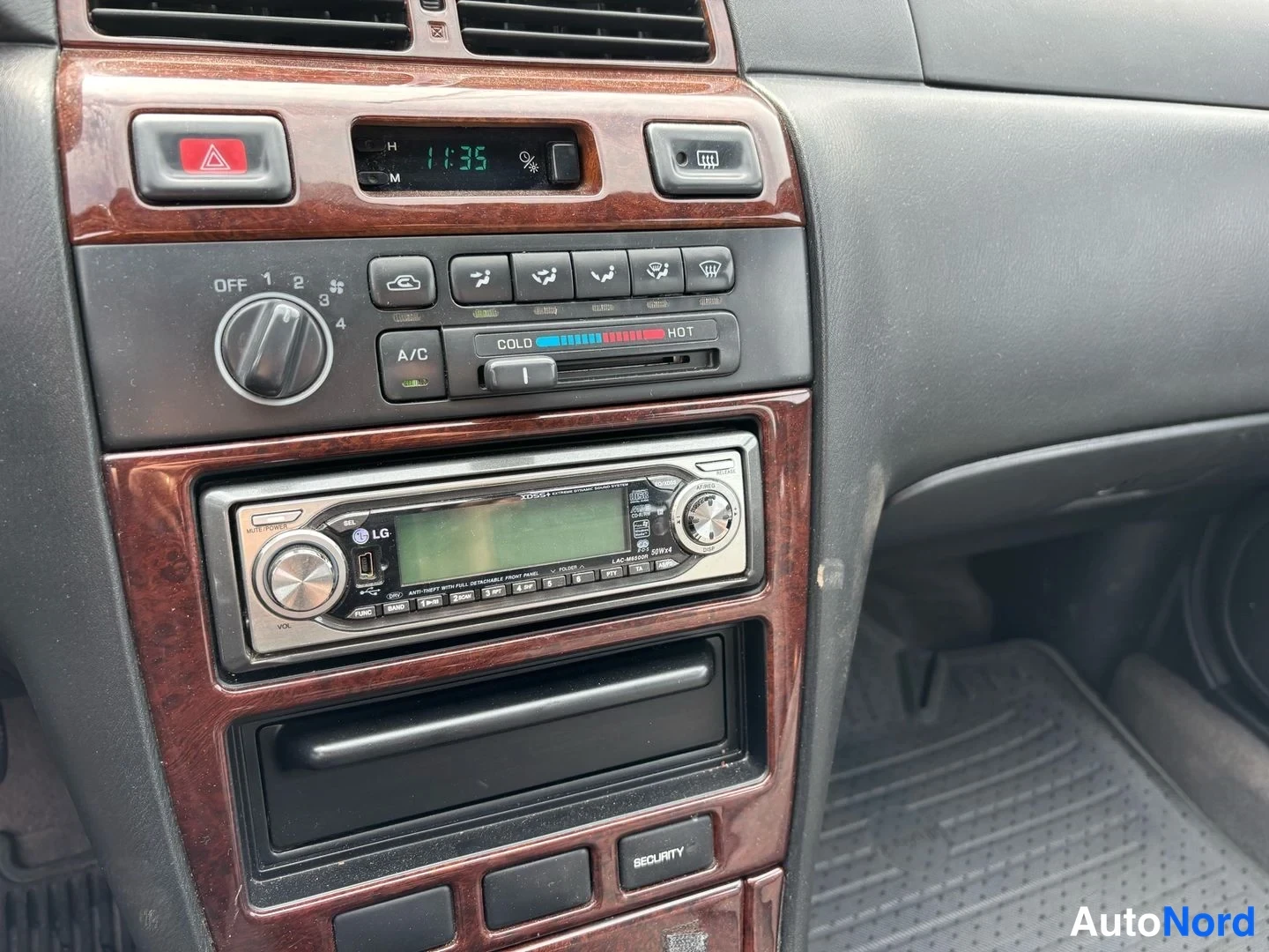 Hopea Nissan Maxima QX 1999, yksityiskohta, kuva 7