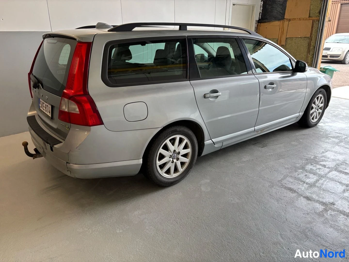 Hopea Volvo V70 2011, takaviisto, kuva 4