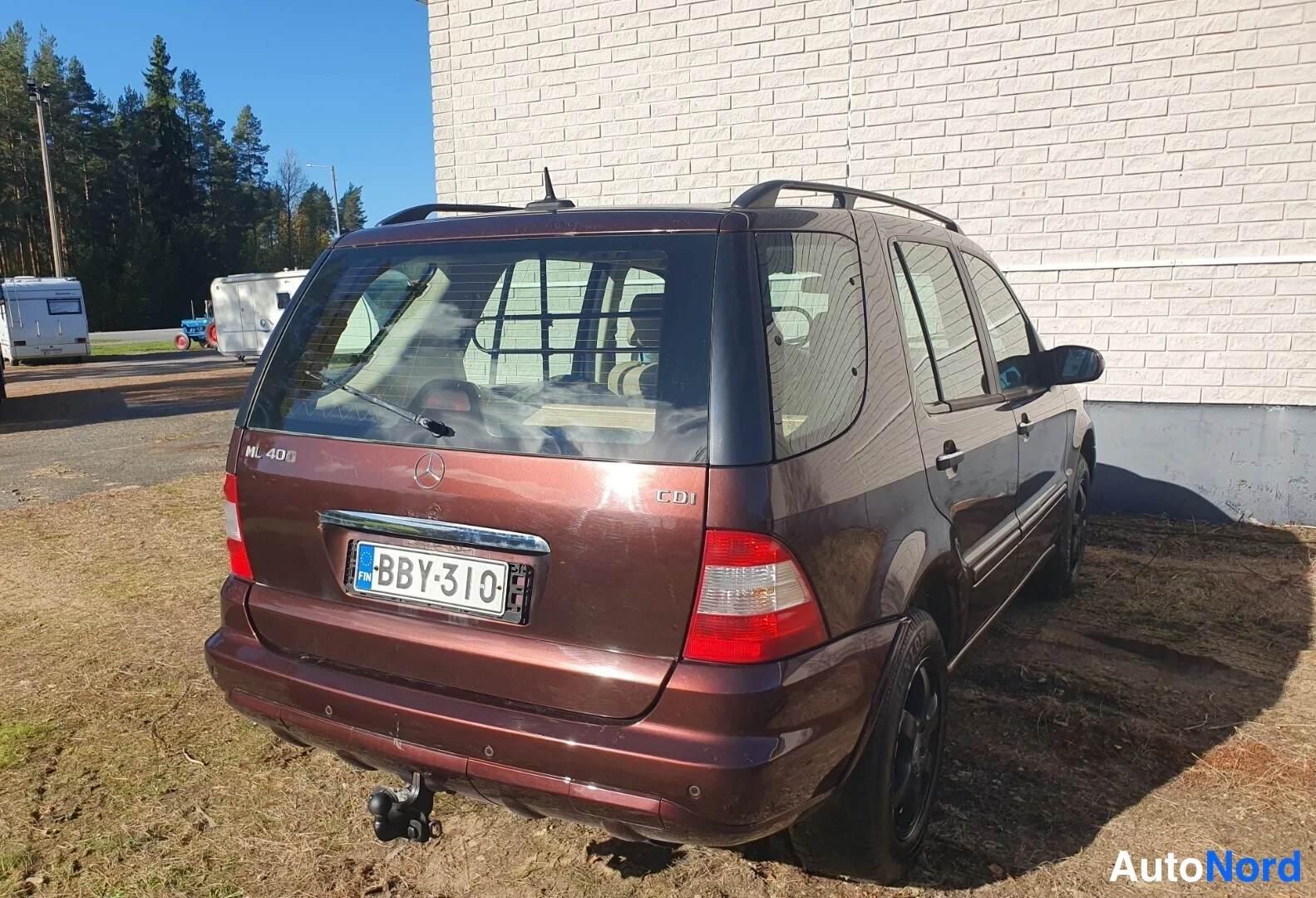 Ruskea Mercedes-Benz ML  Maastoauto 2003, takaviisto, kuva 7