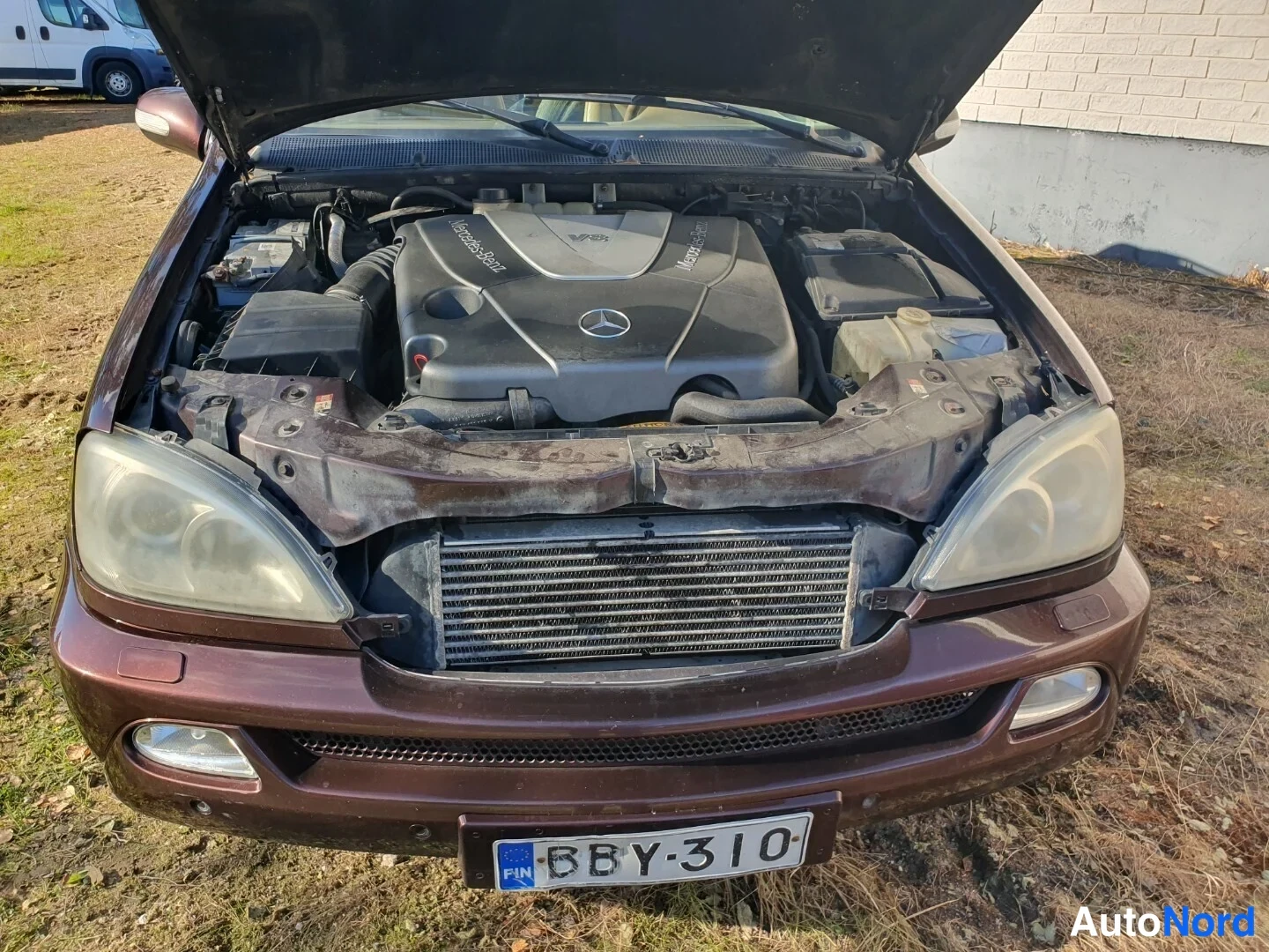 Ruskea Mercedes-Benz ML  Maastoauto 2003, moottoritila, kuva 17