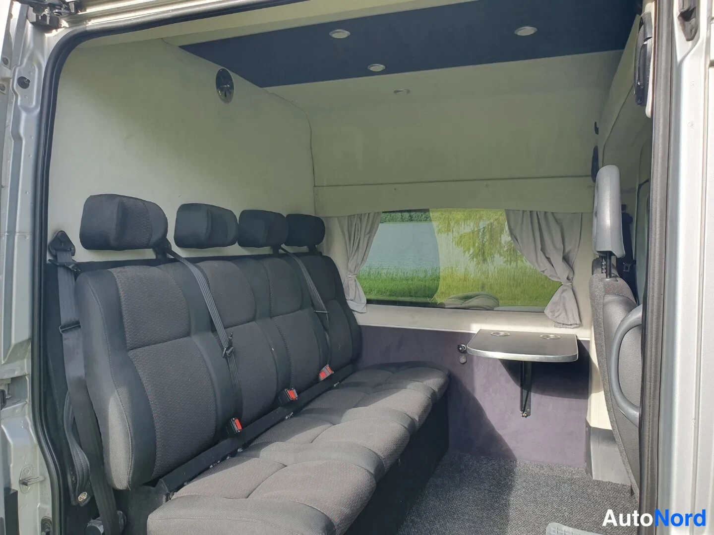 Harmaa Peugeot Boxer 2017, takaistuimet, kuva 18