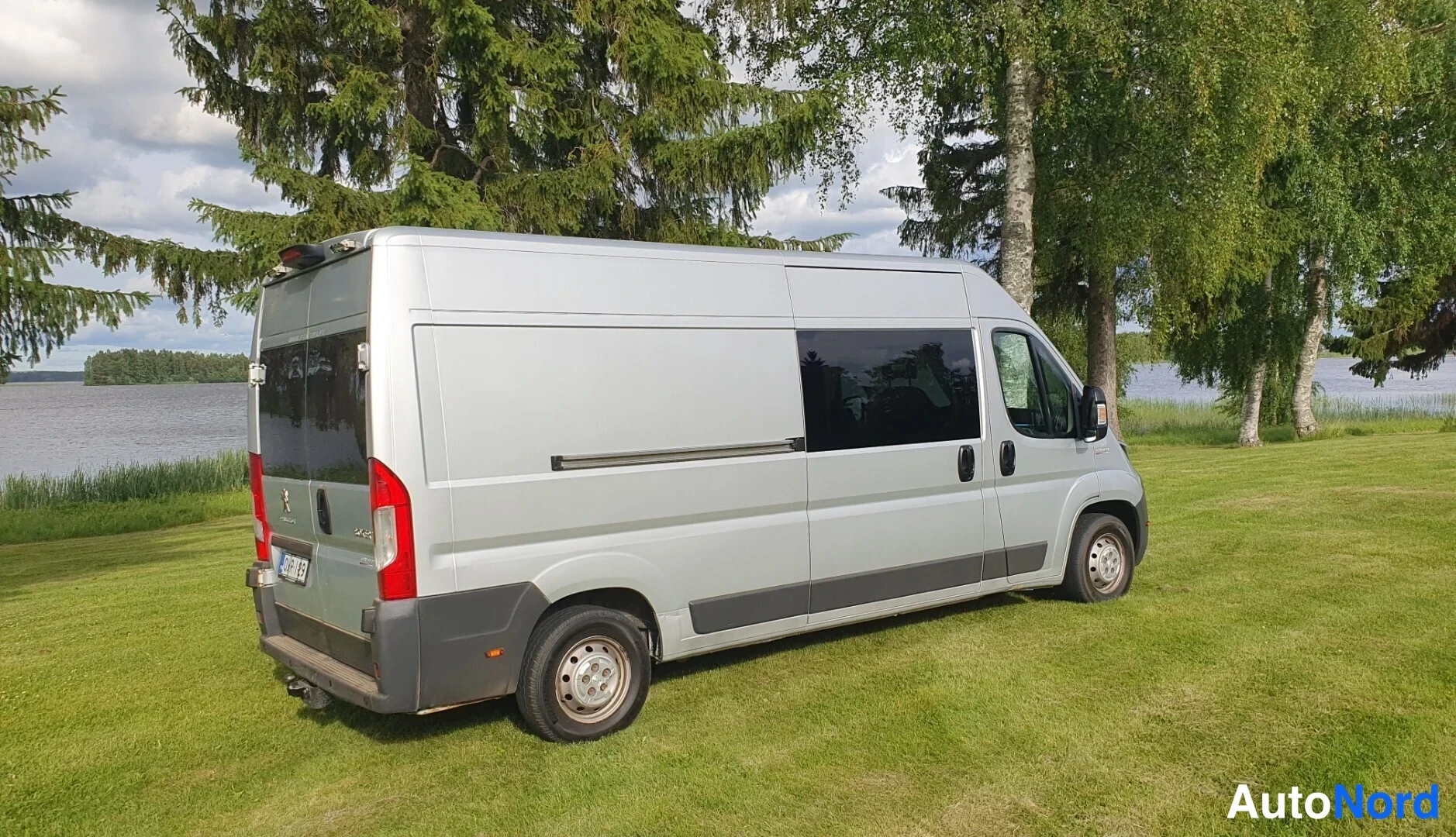Harmaa Peugeot Boxer 2017, takaviisto, kuva 7