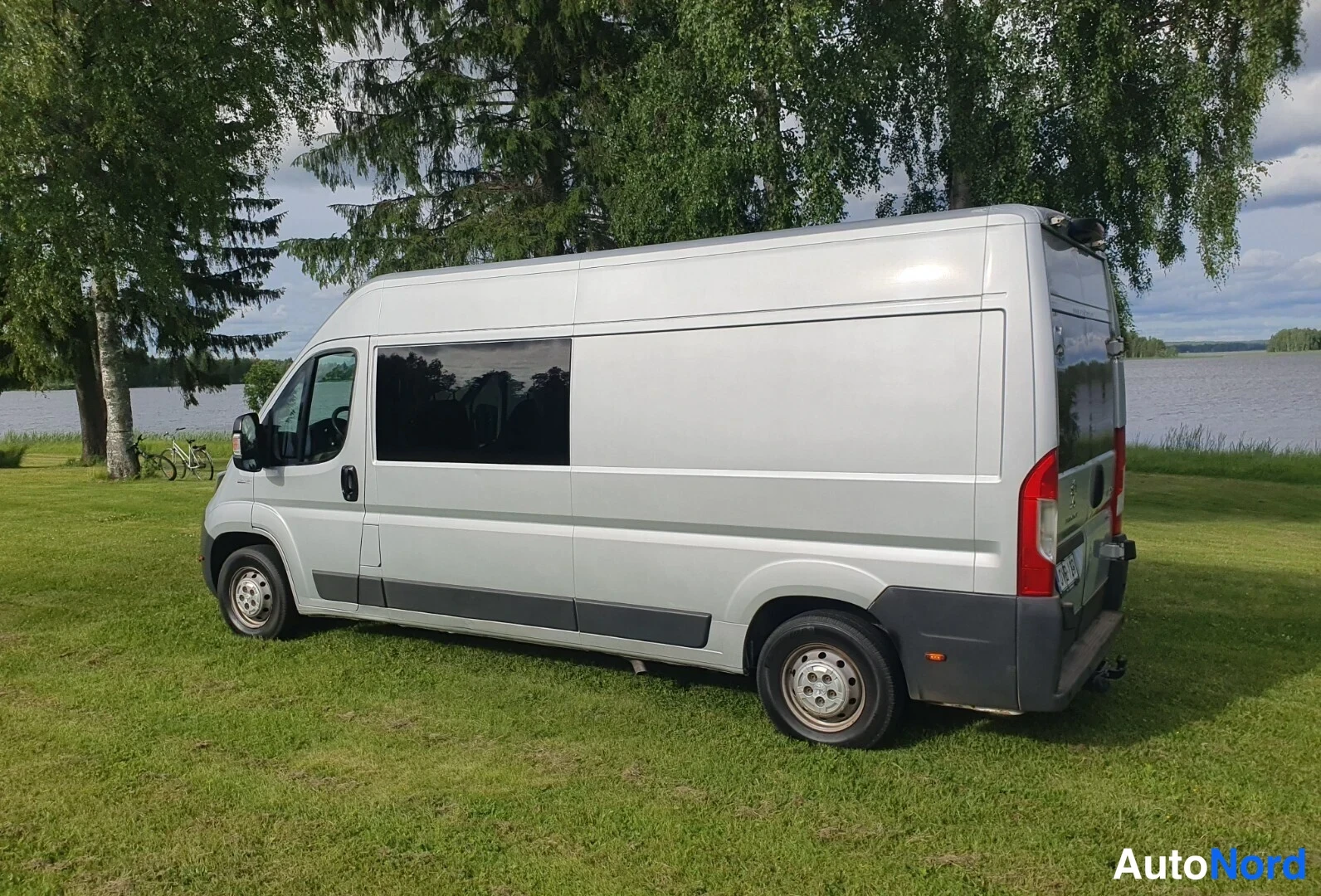 Harmaa Peugeot Boxer 2017, takaviisto, kuva 8