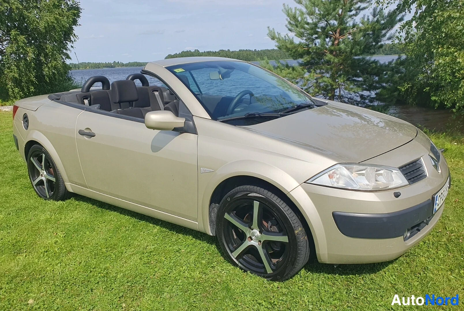Beige Renault Megane 2004, etuviisto, keula oikealle, kuva 6
