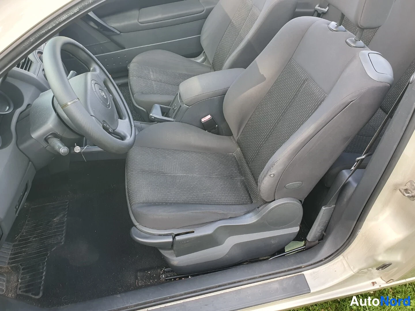Beige Renault Megane 2004, etuistuimet, kuva 19