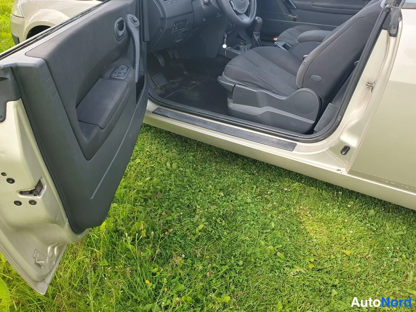 Beige Renault Megane 2004, ohjaamo, kuva 17