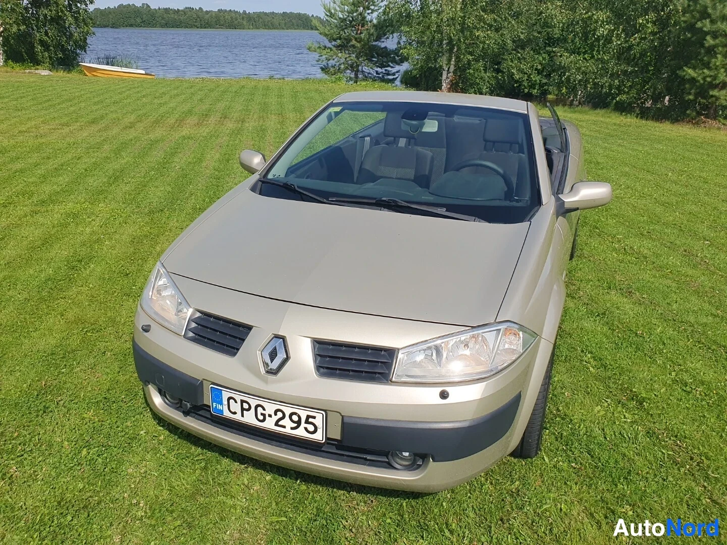 Beige Renault Megane 2004, edestä, kuva 10