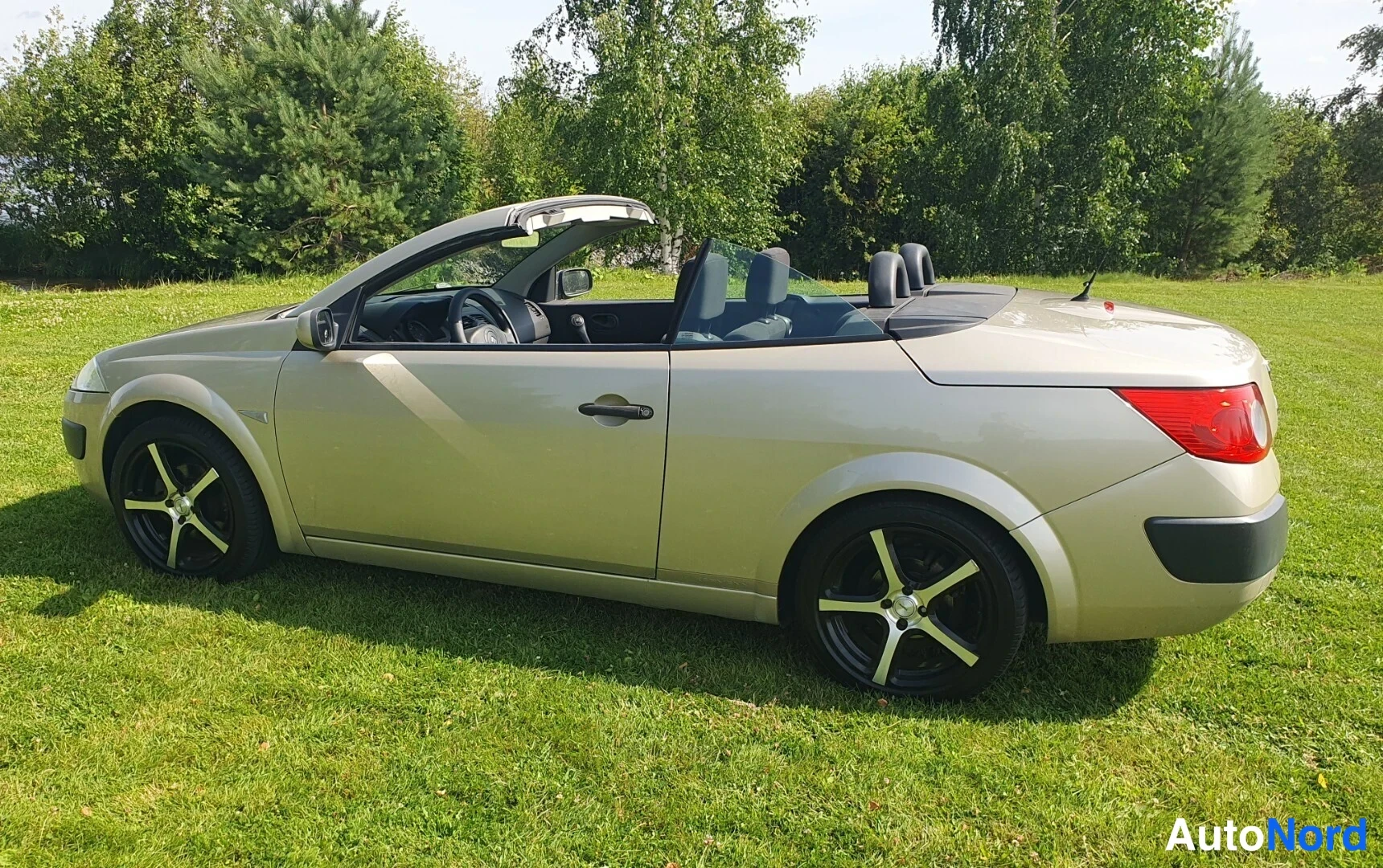 Beige Renault Megane 2004, takaviisto, kuva 11
