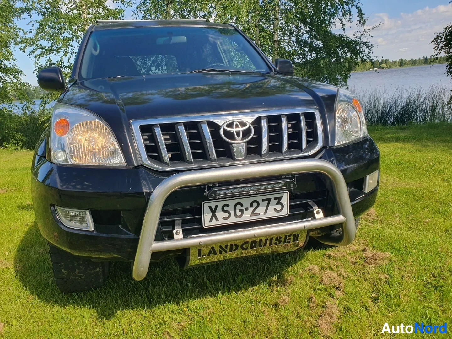 Musta Toyota Land Cruiser 2005, edestä, kuva 5