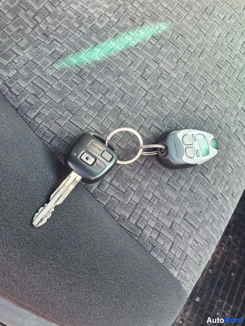 Musta Toyota Land Cruiser 2005, yksityiskohta, kuva 15