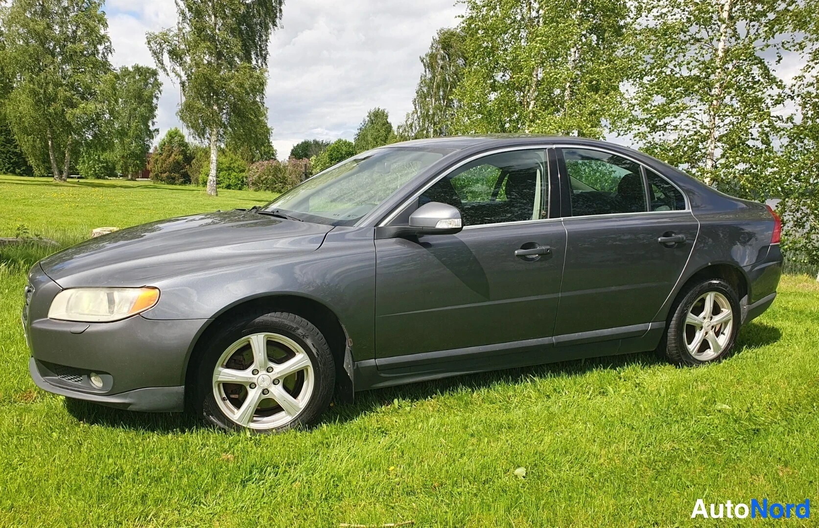 Harmaa Volvo S80 2007, etuviisto, keula vasemmalle, kuva 2