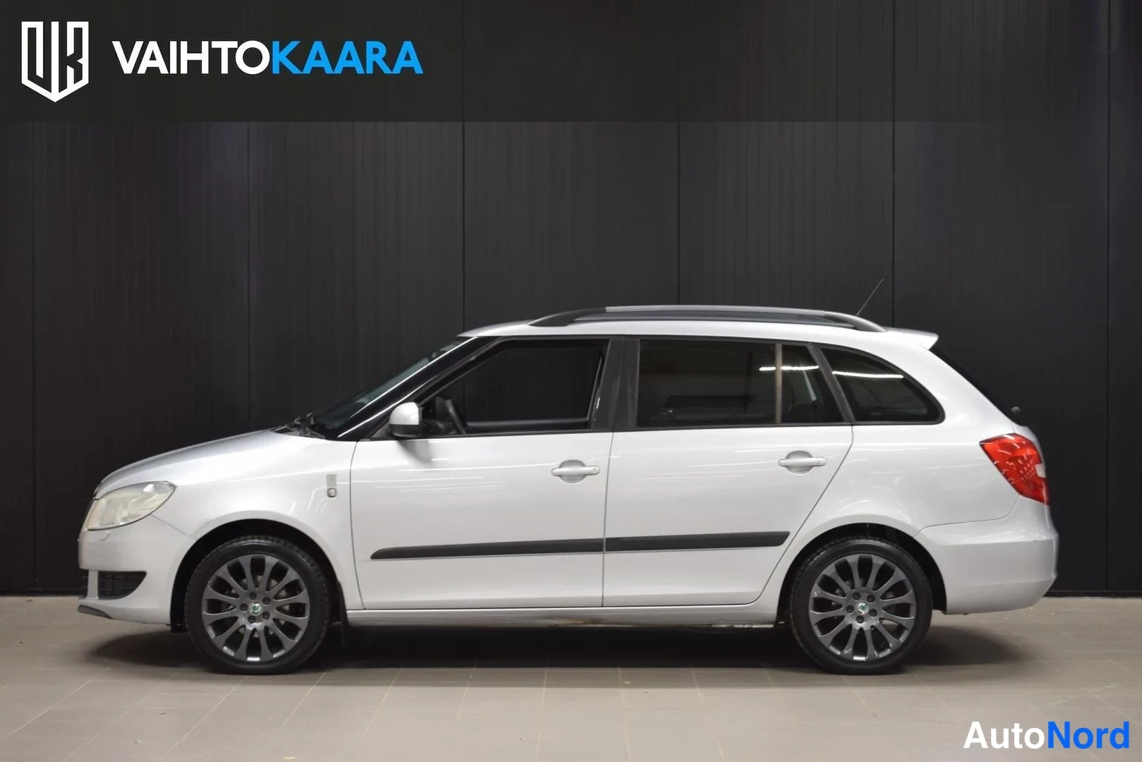 Hopea Skoda Fabia 2012, sivulta, kuva 4