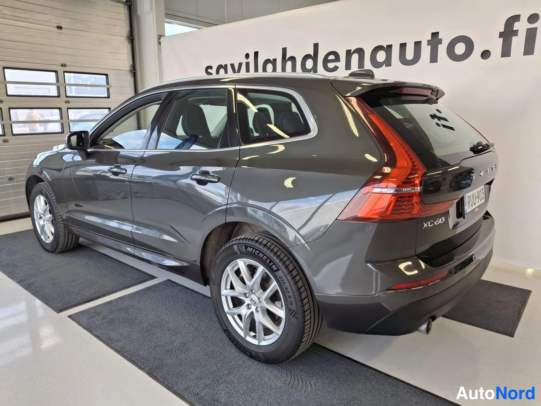Harmaa Volvo XC60 2021, kuva 3