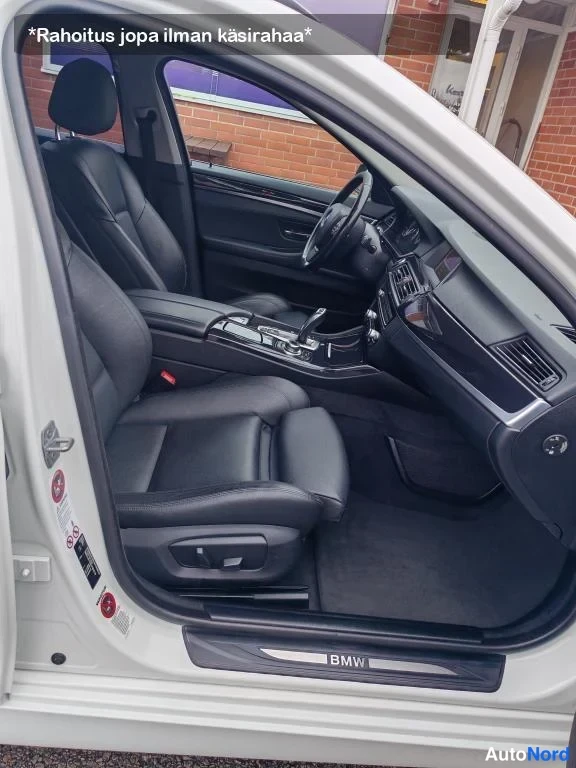 Valkoinen BMW 520d xDrive 2014, etuistuimet, kuva 13