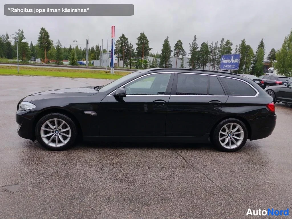 Musta BMW 525d xDrive 2012, sivulta, kuva 8