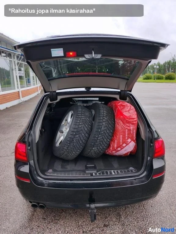 Musta BMW 525d xDrive 2012, tavaratila, kuva 25
