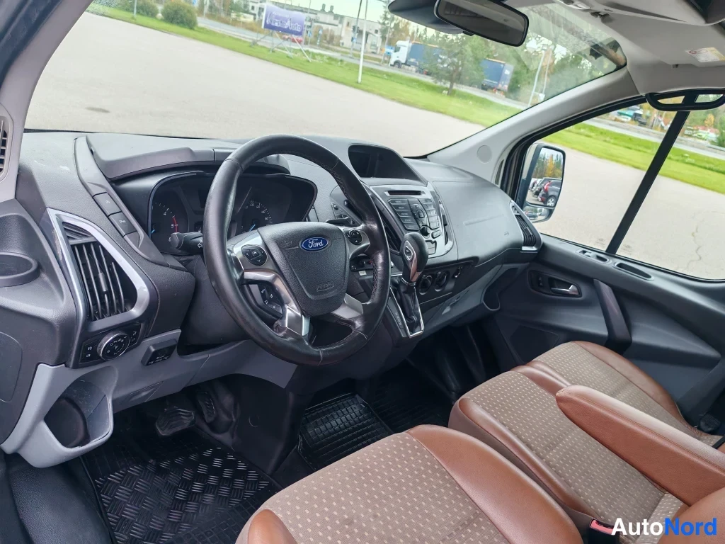 Harmaa Ford Transit Custom 2018, ohjaamo, kuva 11