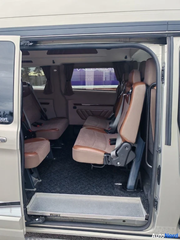 Harmaa Ford Transit Custom 2018, takaistuimet, kuva 19
