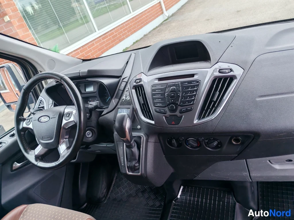 Harmaa Ford Transit Custom 2018, ohjaamo, kuva 16