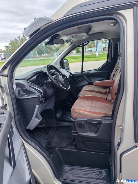 Harmaa Ford Transit Custom 2018, ohjaamo, kuva 10